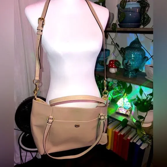 EUC COACH Beautiful leather tote/crossbody coach bag - Picture 2 of 11